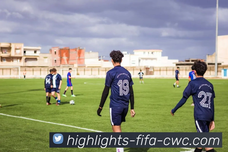 赣州足球俱乐部奋勇争先展现新风貌助力地方体育发展与文化传播